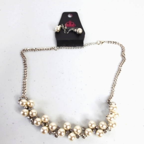 Faux Pearl and Rhinestone Necklace and Earrings NWOT - Picture 3 of 9